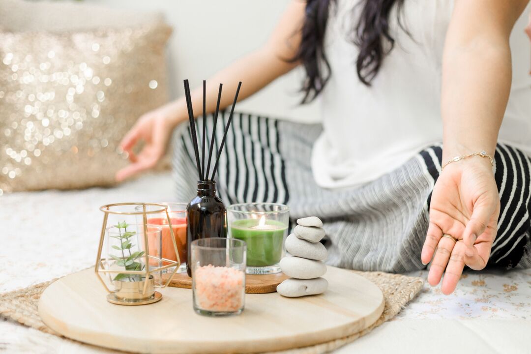 La meditazione riduce i pensieri sul tabacco che aiutano a rinunciare a una cattiva abitudine